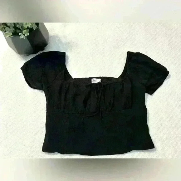Hollister Crop Cotton Tie Bust Top in Black Size Medium - Picture 1 of 5